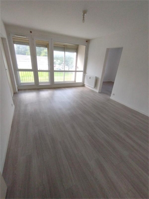 t4 à la location -   08120  BOGNY SUR MEUSE, surface 100 m2 location t4 - UBI482415560